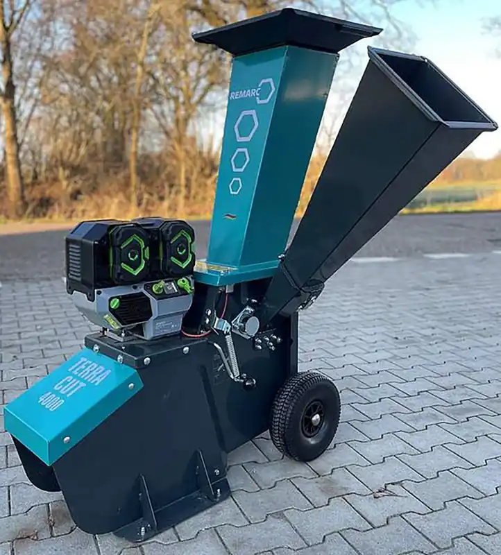 Remarc Akku-Häcksler Terra Cut 4000 BE mit 2 x EGO Akku BA6720T und EGO Schnell-Ladegerät Pro E CH7000E Finale Aktion